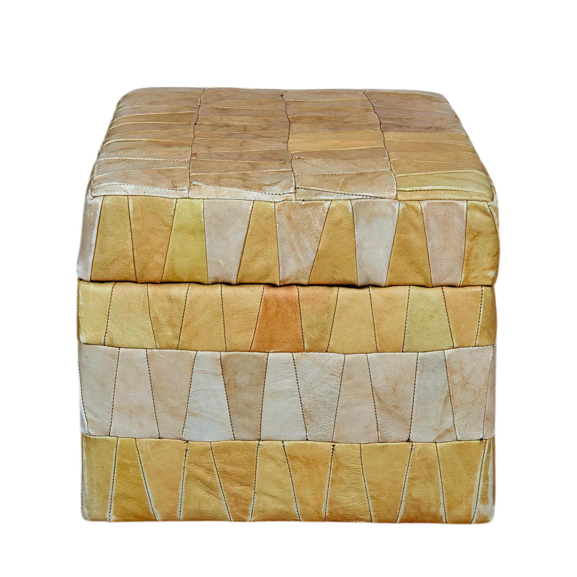 Puf baúl en patchwork de cuero - Francia 1970